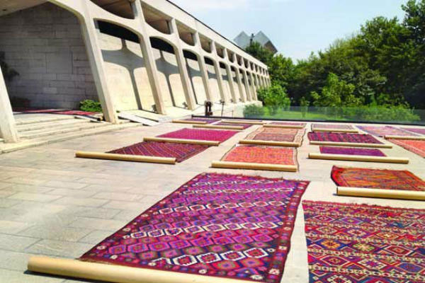 نمای بیرونی- موزه فرش تهران