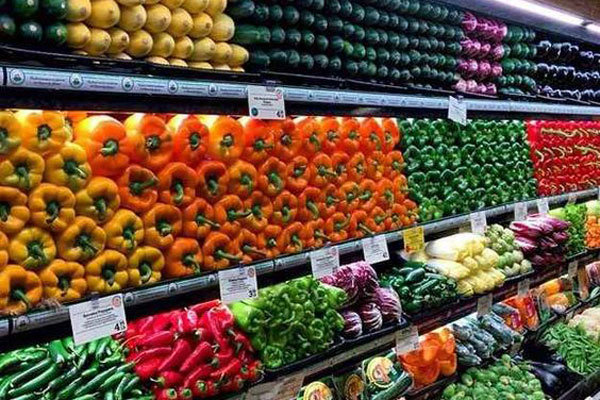 چیدمان جذاب سبزیجات در هایپرمارکت