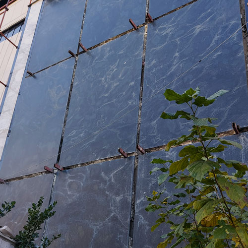 دیوار گرانیتی نما طراحی شده با سنگ اسلب دانه اناری